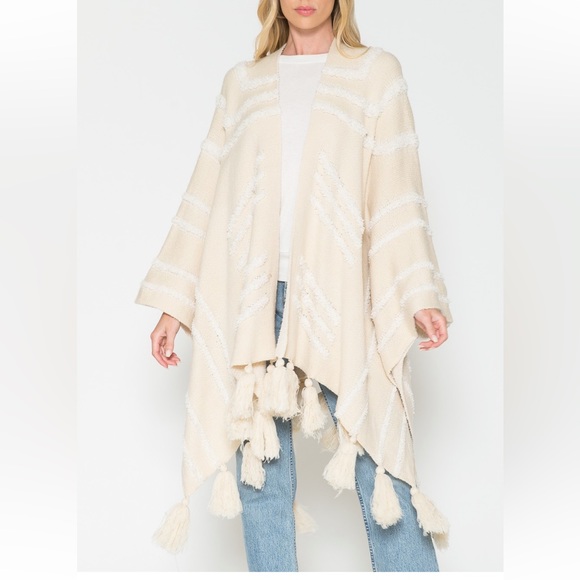 07 Fabulous Boho Sweater Fringe Kimono - Picture 6 of 6